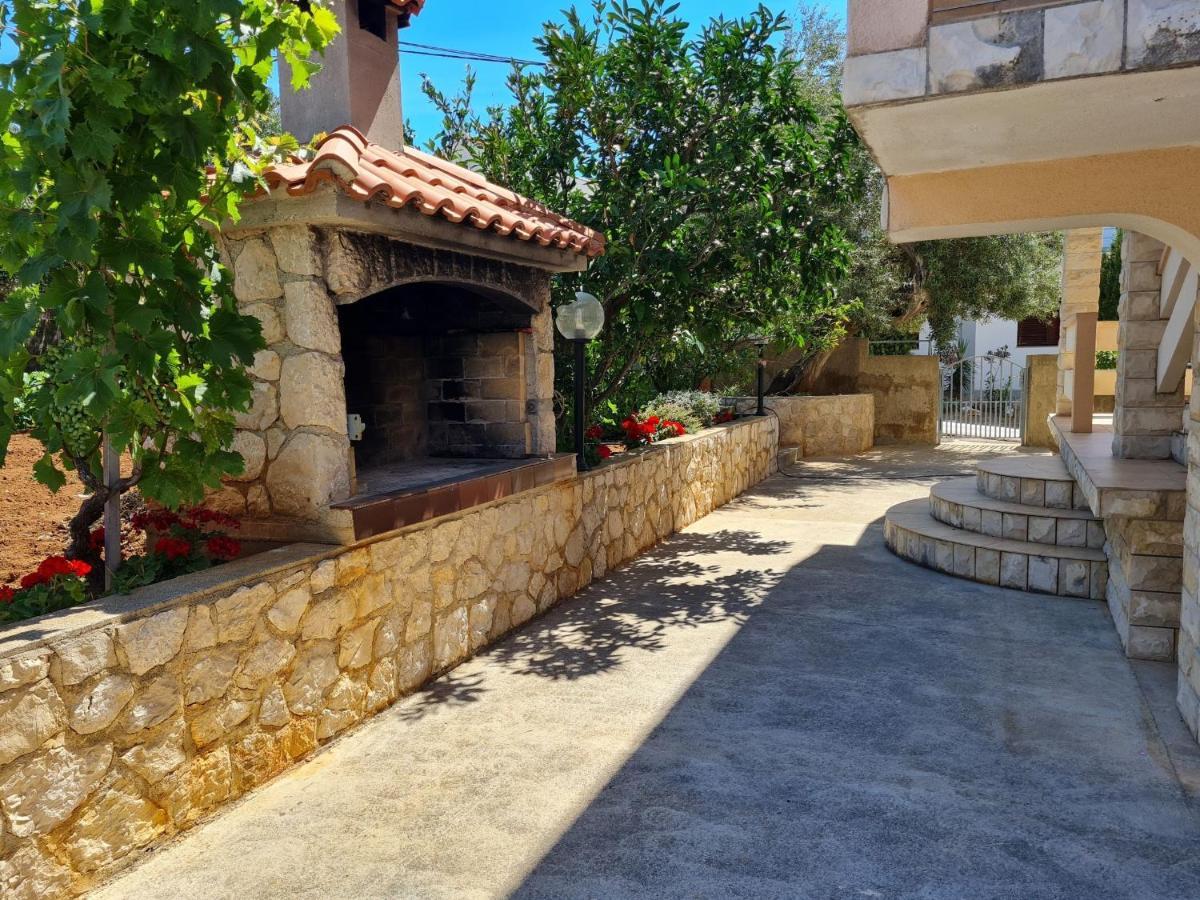 Apartments With A Parking Space Lun, Pag - 4062 لون المظهر الخارجي الصورة