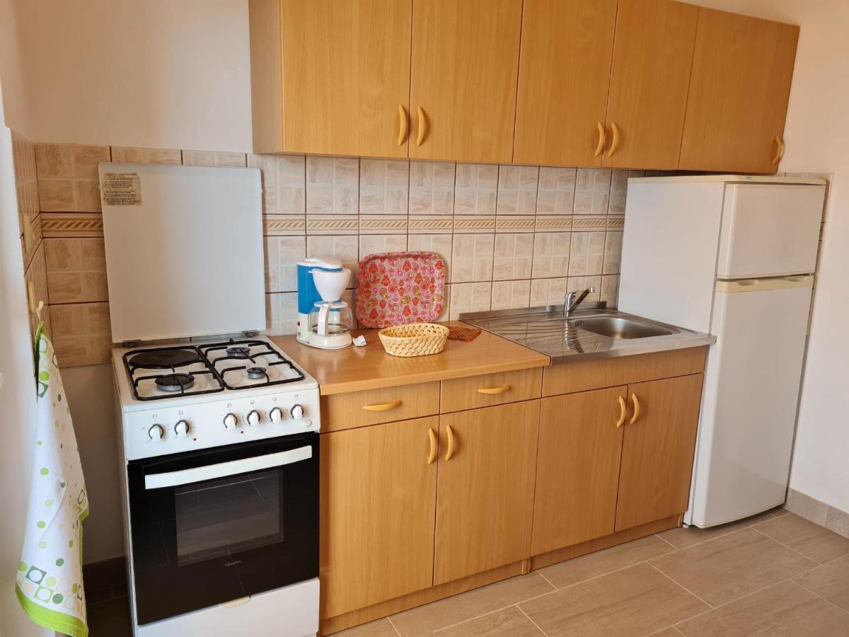 Apartments With A Parking Space Lun, Pag - 4062 لون المظهر الخارجي الصورة